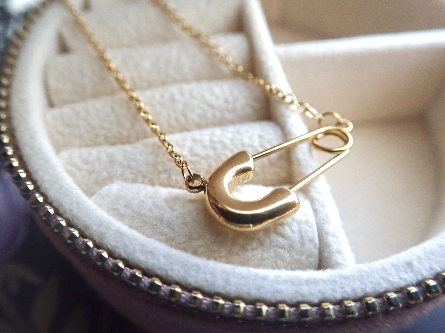 Gold Safety Pin Necklace – 14k Gold Plated – Dainty Punk-Inspired Jewelry – Edgy Minimalist Necklace – Layering Gift for Her