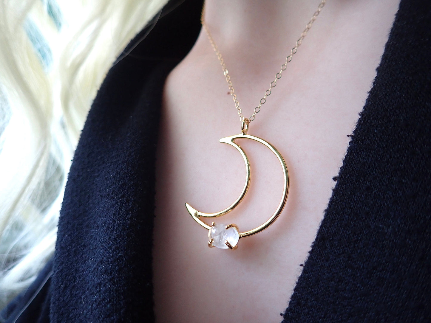 La Luna Bella Moon Necklace - Gold Crescent Moon Pendant with Birthstone