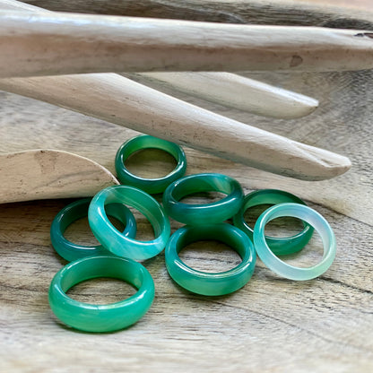 Solid Green Agate Stone Ring,  Green Chalcedony Carved Gemstone Ring, Medium Thick Thumb Ring, Stacking Crystal Ring