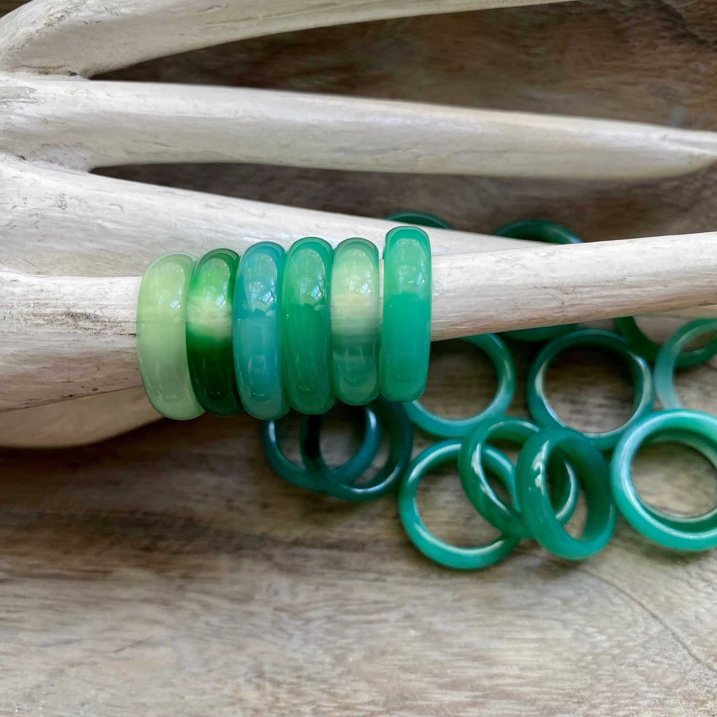 Solid Green Agate Stone Ring,  Green Chalcedony Carved Gemstone Ring, Medium Thick Thumb Ring, Stacking Crystal Ring
