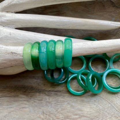 Solid Green Agate Stone Ring,  Green Chalcedony Carved Gemstone Ring, Medium Thick Thumb Ring, Stacking Crystal Ring