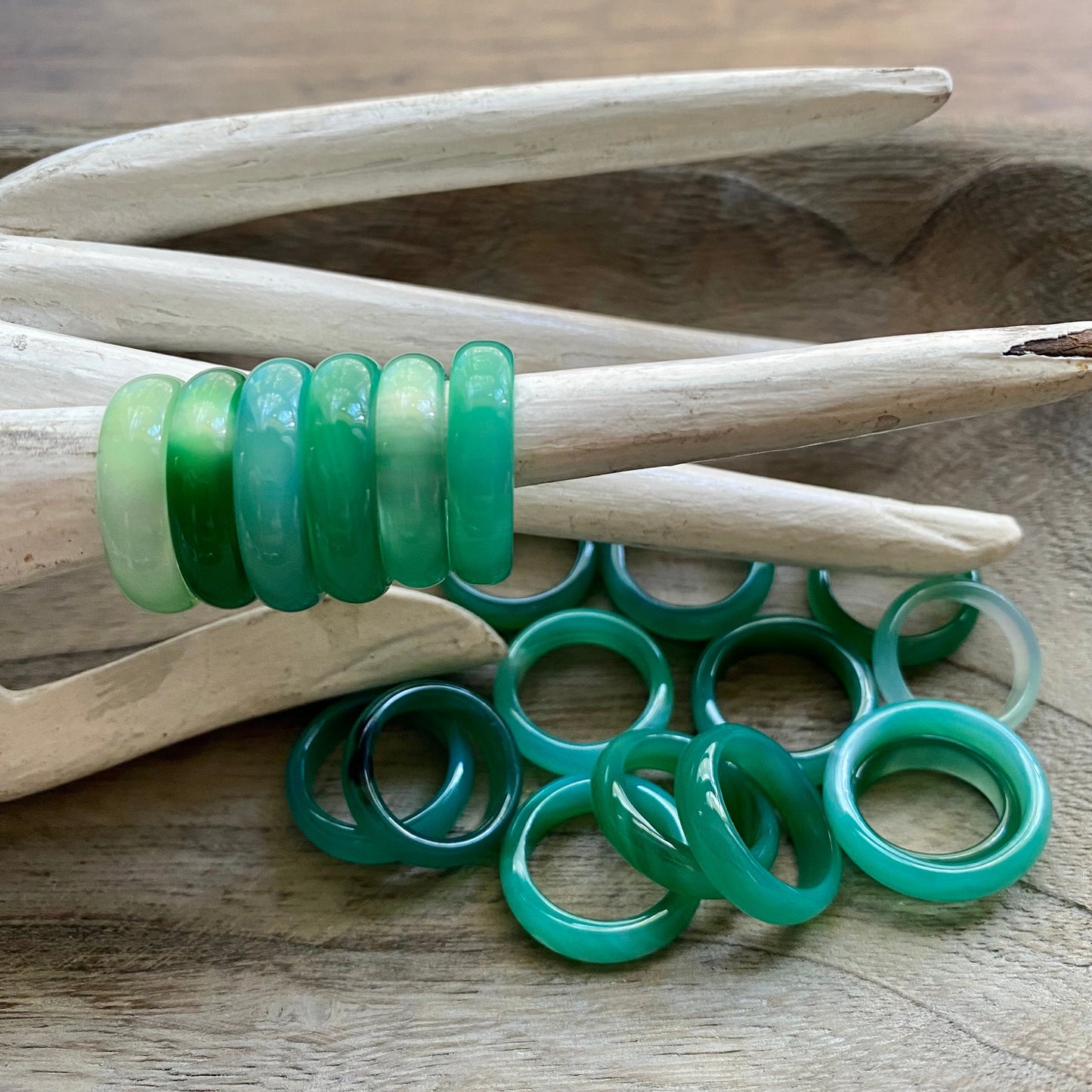 Solid Green Agate Stone Ring,  Green Chalcedony Carved Gemstone Ring, Medium Thick Thumb Ring, Stacking Crystal Ring