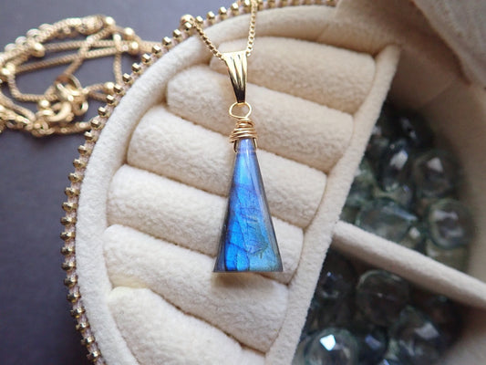 Minimalist Labradorite Necklace – Blue Flash Crystal Pendant in 14k Gold Fill on 18k Gold Fill Chain