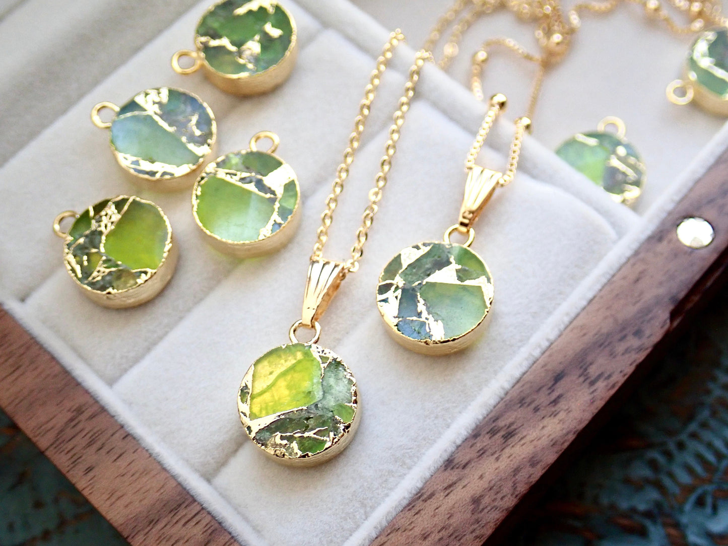 Peridot  Necklace Silver Green Coin Pendant Necklace, Mojave Gemstone Necklace, Kintsugi Crystal Jewelry, August Birthstone Gift for Her