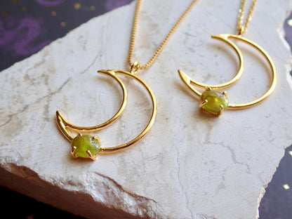 La Luna Bella Moon Necklace - Gold Crescent Moon Pendant with Birthstone