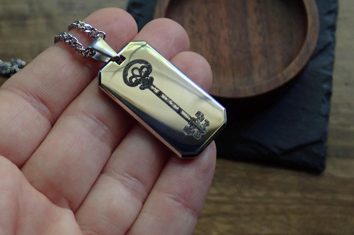 Men’s Stainless Steel Dog Tag Necklace – Skeleton Key Engraved Pendant with Cuban Chain – Gothic Steampunk Lock & Key Jewelry