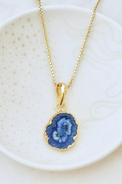 Blue Solar Quartz Necklace, Geode Slice Necklace Gold, Crystal Layering Necklace, Dainty Gemstone Pendant Necklace, Jewelry Gift for Her