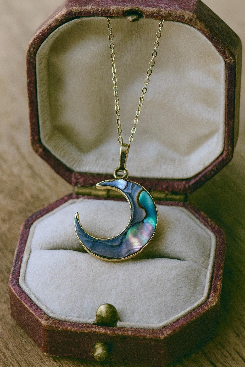 Abalone Crescent Moon Necklace in Gold – Iridescent Shell Pendant, Celestial Jewelry