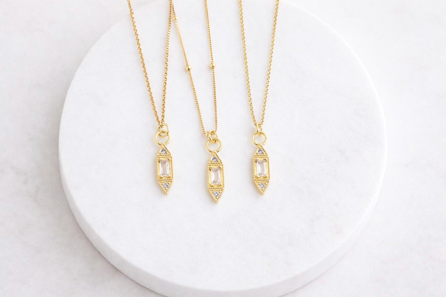 Dainty Gold Clear Crystal Pendant Necklace,  Minimal Clear Quartz Necklace, Art Deco Gemstone Pendant, Everyday Jewelry Gift for Her