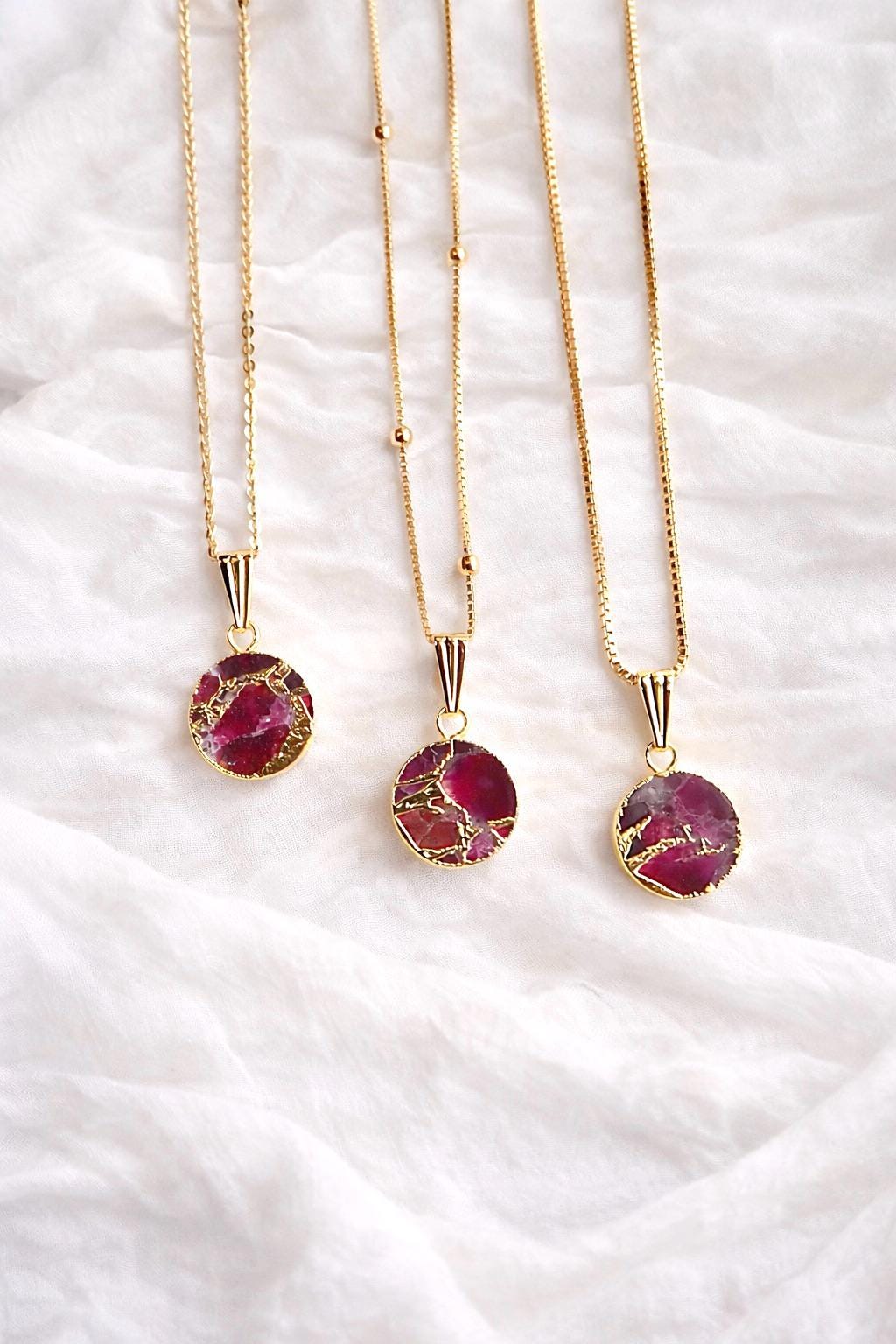 Berry Garnet Necklace Gold, Mojave Gemstone Pendant, January  Birthstone Gift, Red Crystal Kintsugi Coin Pendant, Dainty Minimalist Jewelry