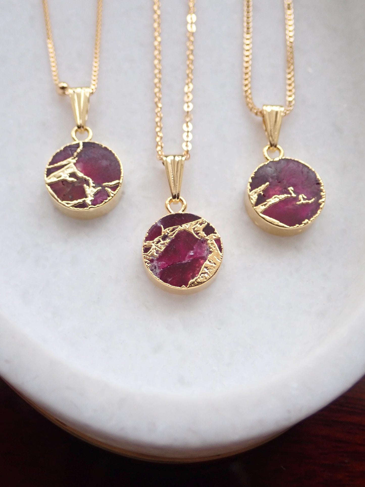 Berry Garnet Necklace Gold, Mojave Gemstone Pendant, January  Birthstone Gift, Red Crystal Kintsugi Coin Pendant, Dainty Minimalist Jewelry