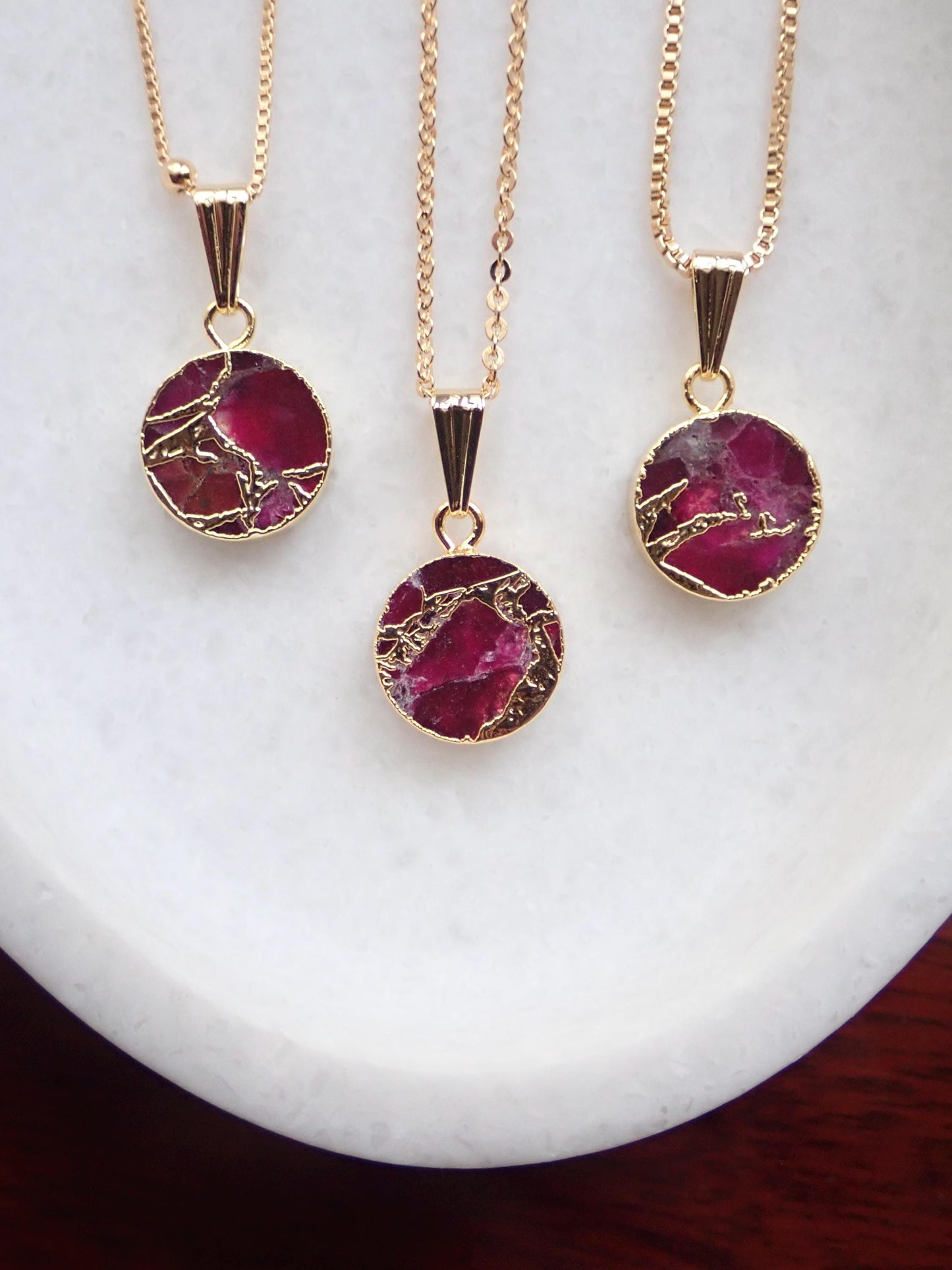 Berry Garnet Necklace Gold, Mojave Gemstone Pendant, January  Birthstone Gift, Red Crystal Kintsugi Coin Pendant, Dainty Minimalist Jewelry