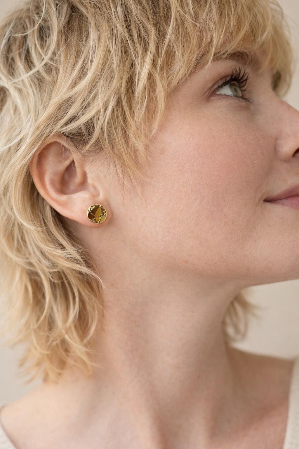 Gold Citrine Stud Earrings – Mojave Gemstone Post Earrings – Kintsugi Style Round Studs – November Birthstone Jewelry for Her