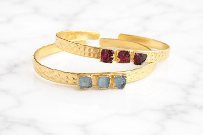 Raw Garnet Cuff Bracelet, Natural Garnet Bracelet, Gold Hammered Cuff, January Birthstone Jewelry, Adjustable Gemstone Bracelet,Gift for Her