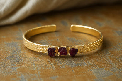 Raw Garnet Cuff Bracelet, Natural Garnet Bracelet, Gold Hammered Cuff, January Birthstone Jewelry, Adjustable Gemstone Bracelet,Gift for Her