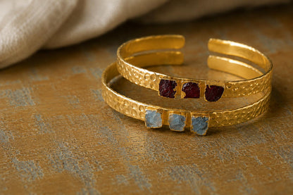 Raw Garnet Cuff Bracelet, Natural Garnet Bracelet, Gold Hammered Cuff, January Birthstone Jewelry, Adjustable Gemstone Bracelet,Gift for Her