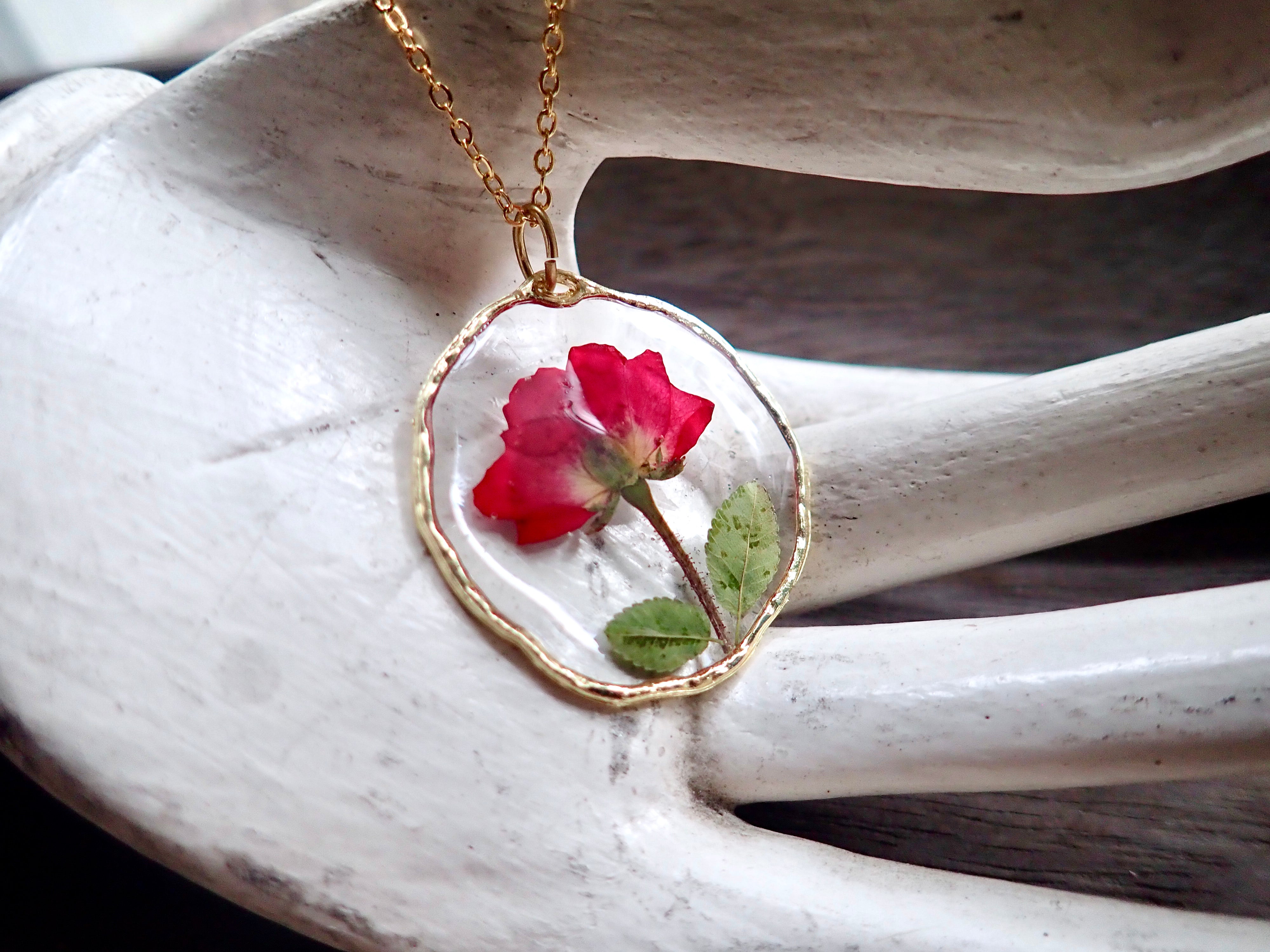 Real Pressed Flowers in Resin, Gold Necklace with Mixed Flowers and Re –  ann + joy