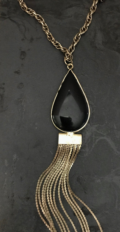 So Metal Tassel Necklace