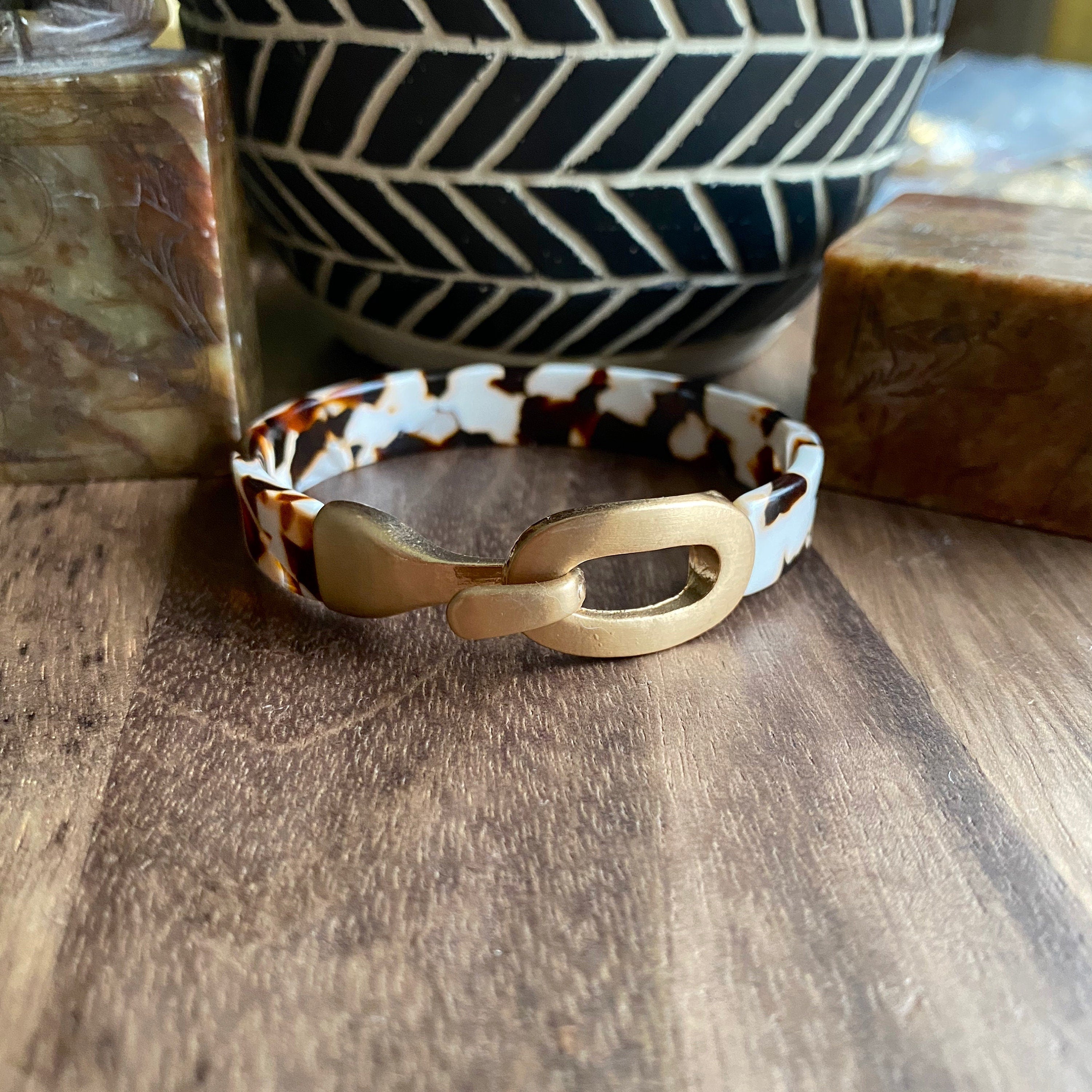 Tortoise hot sale shell cuff