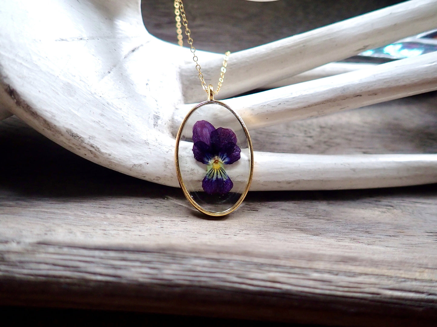 Venni Real Violet Flower Necklace