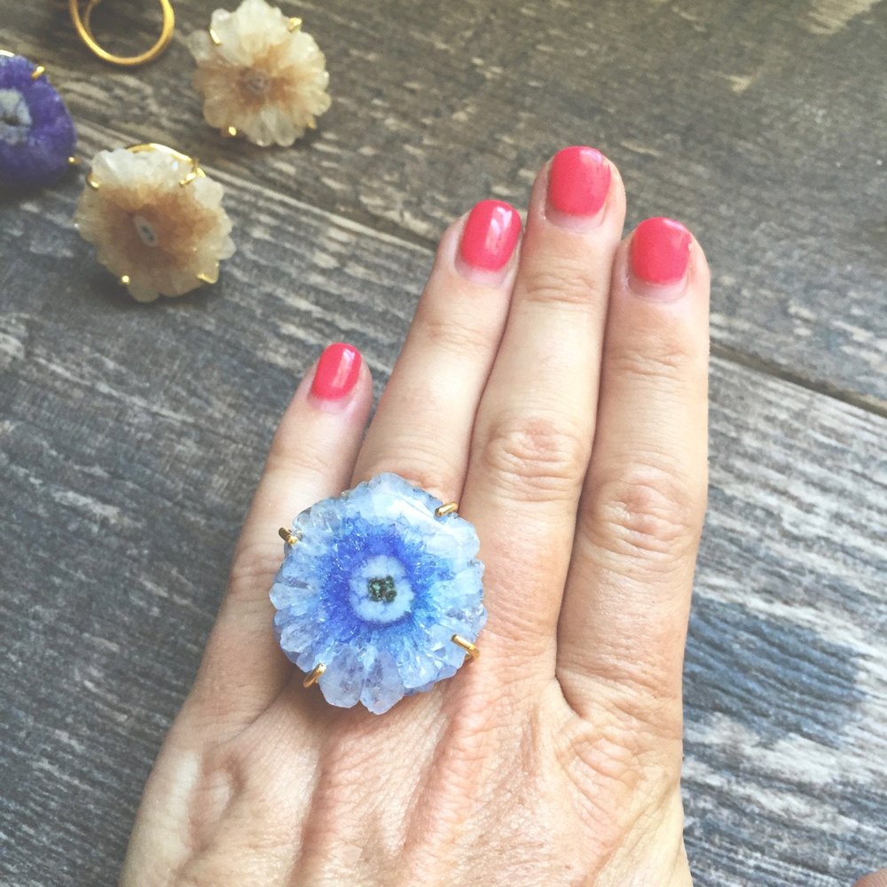 Pluvia Solar Quartz Ring